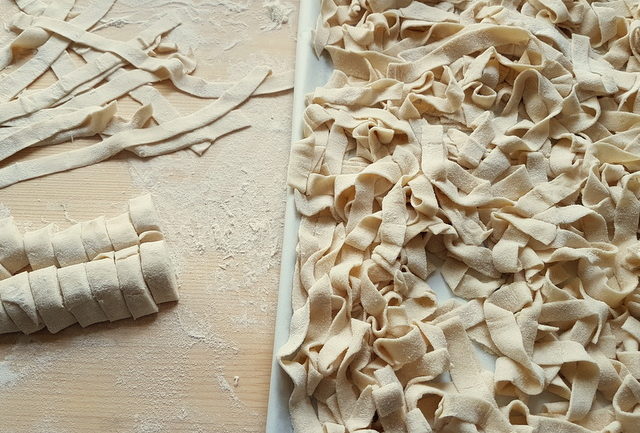 hairy tagliatelle 'tajuli pilusi' from Marche