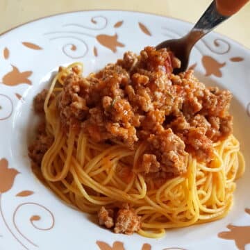 Maccheroncini di Campofilone pasta with Marchigiano ragu