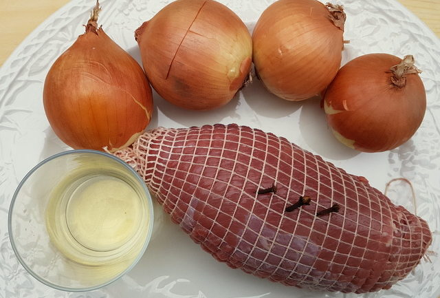 ingredients for maltagliati pasta with braised veal and onions 