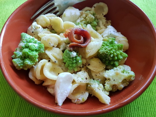 orecchiette with Romanesco broccoli pasta recipes from Puglia