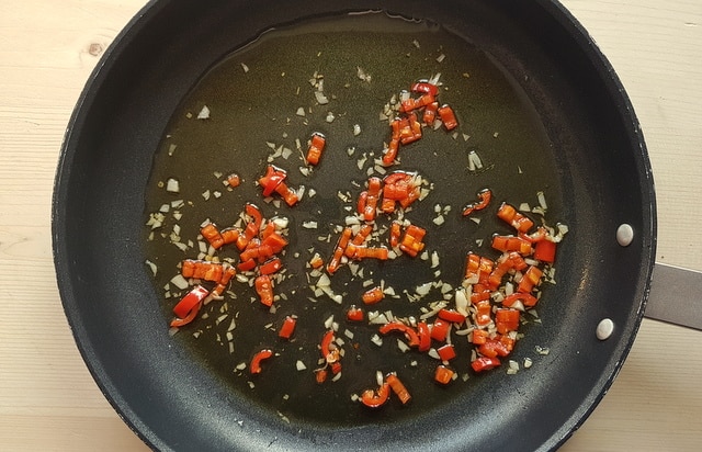 pasta aglio, olio, peperoncino