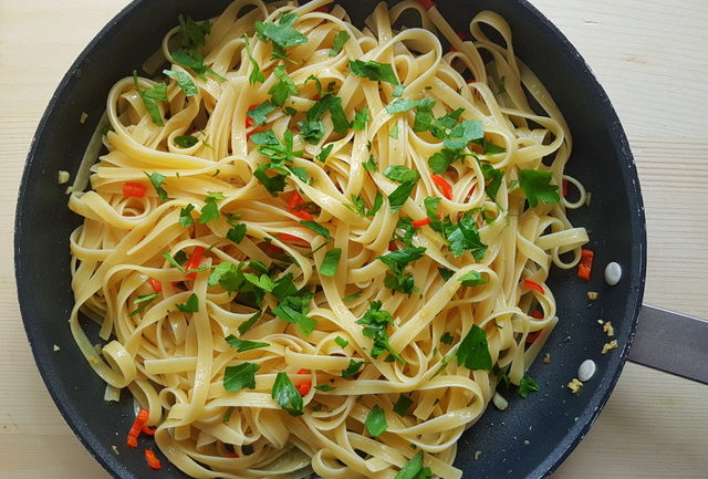 pasta aglio, olio, peperoncino