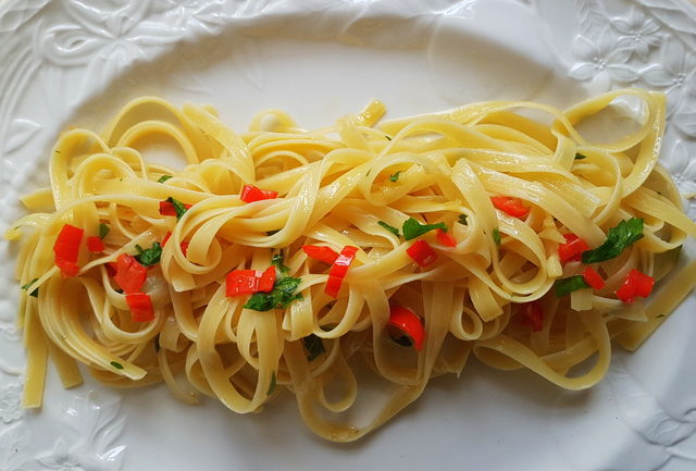 pasta aglio, olio, peperoncino