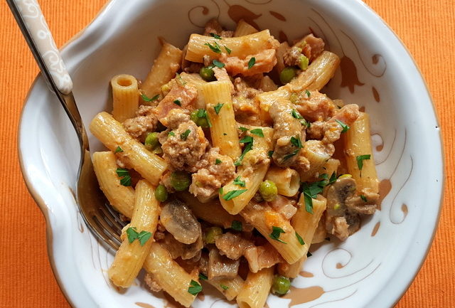 Pasta alla pastora recipe with leftover Bolognese from Alto Adige 