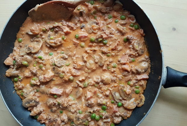 sauce for pasta alla pastora in deep frying pan
