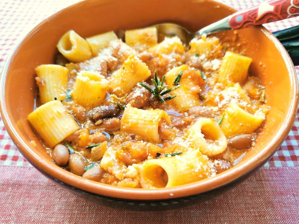 pasta with beans soup (pasta e fagioli)