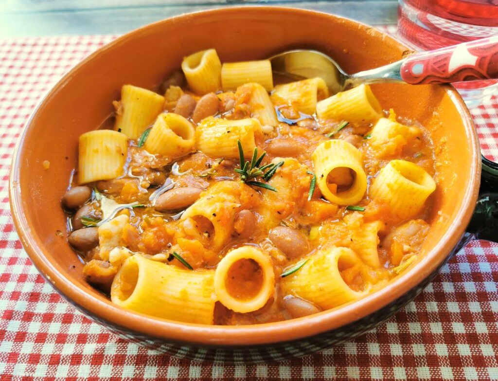 pasta with beans soup (pasta e fagioli)