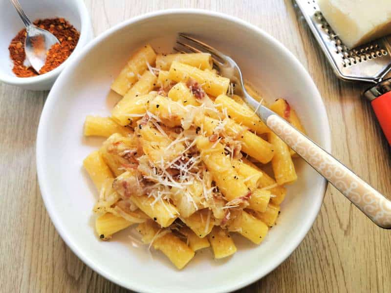 pasta alla Toranese with Tropea onions and lardo