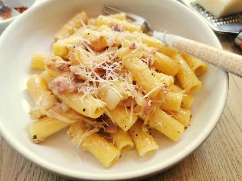 pasta alla Toranese with Tropea onions and lardo