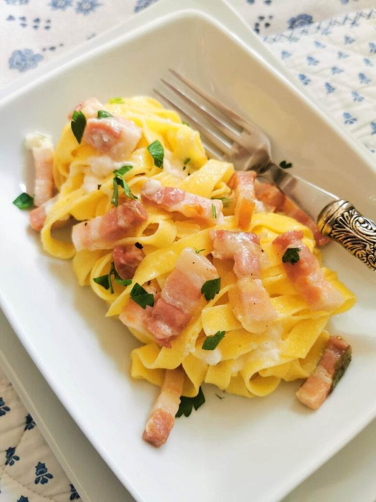 Pasta with pancetta (fettuccine all’Abruzzese)