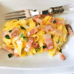 pasta with pancetta (fettuccine all'Abruzzese)