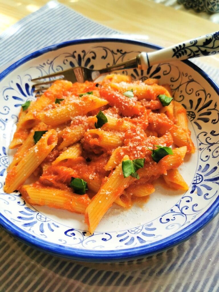 Penne pasta with tomato sauce allo scarpariello from Naples