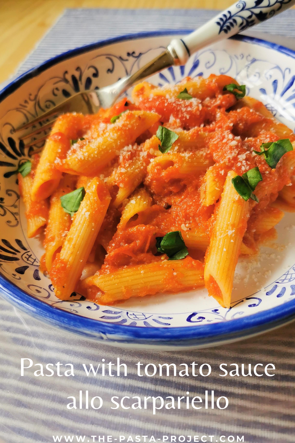 Pasta with tomato sauce allo scarpariello from Naples