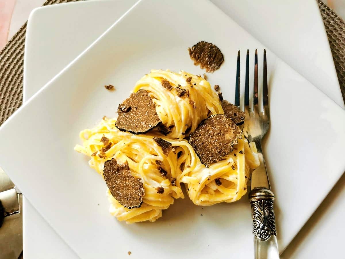 Tagliolini pasta with truffles and mascarpone cream.