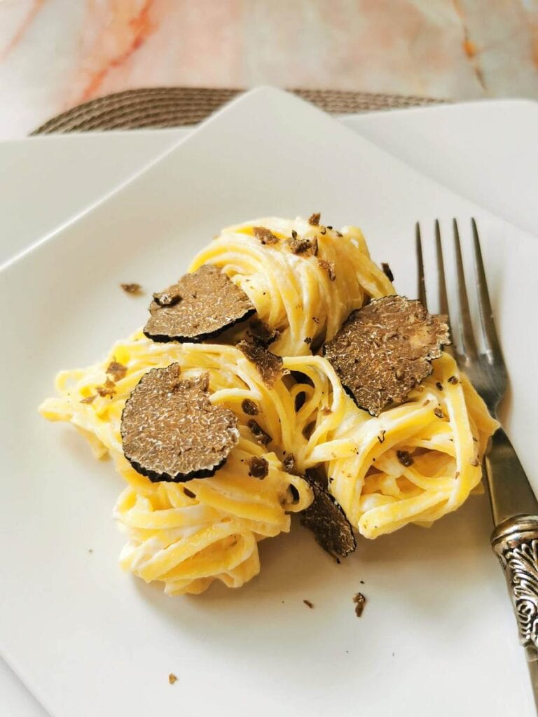 pasta with truffles and mascarpone cream