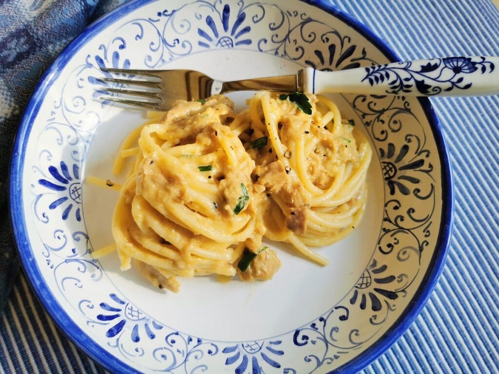 tuna carbonara pasta