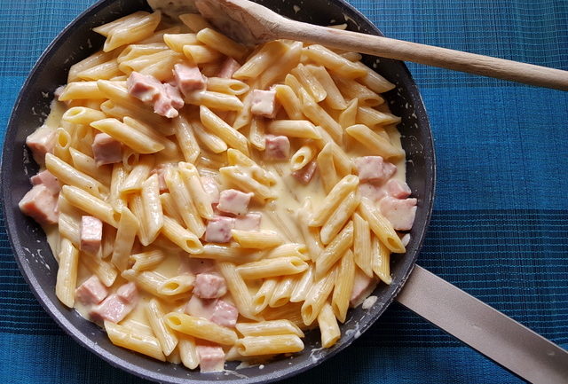 Penne Pasta alla Valdostana