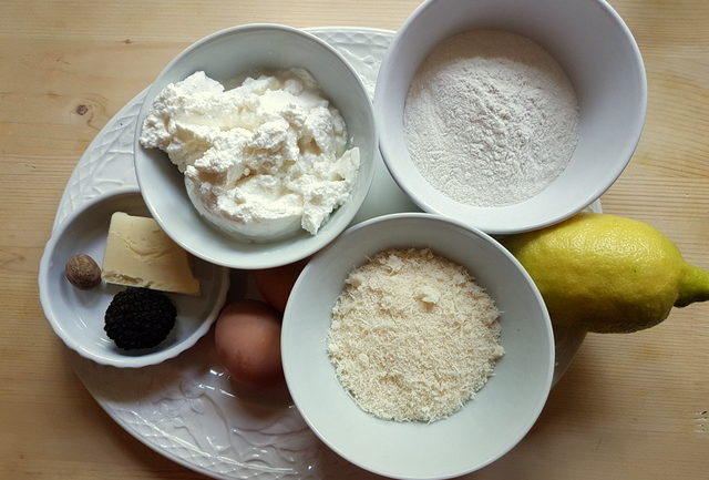 ingredients for ricotta gnudi with black truffle 