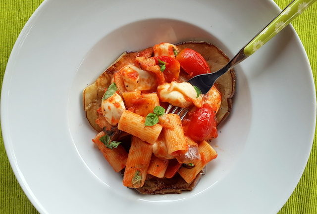 Rigatoni pasta alla parmigiana recipe