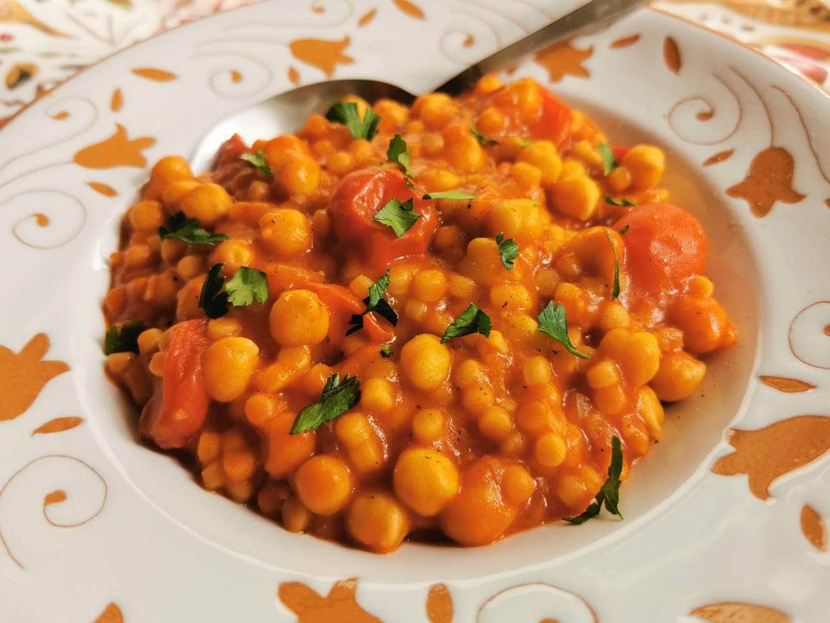 Sardinian fregola with chickpeas (pasta e ceci).