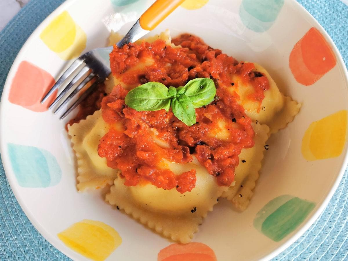 Sardinian ricotta ravioli with saffron and lemon