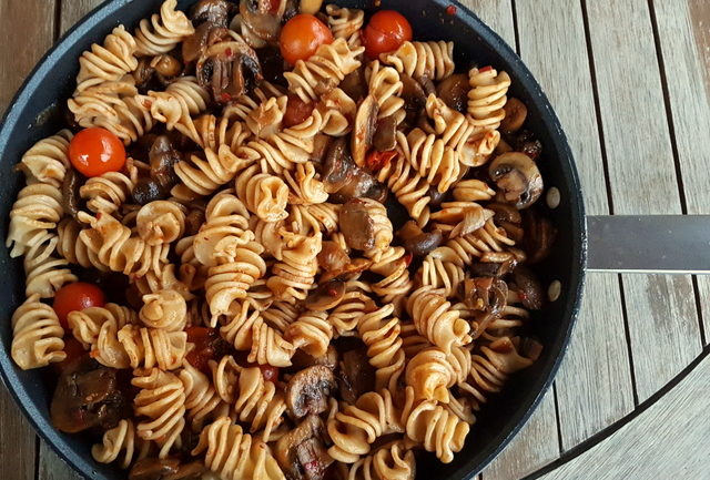 senatore cappelli organic whole wheat pasta with nduja and mushrooms