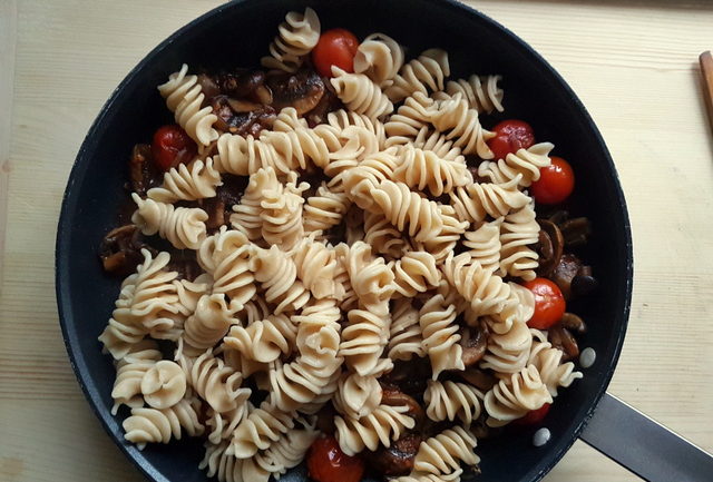 Senatore Cappelli organic whole wheat pasta with Nduja and mushrooms 