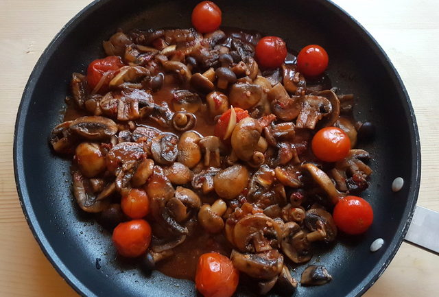 Senatore Cappelli organic whole wheat pasta with Nduja and mushrooms 