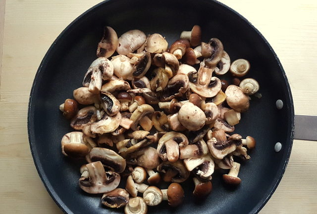 Senatore Cappelli organic whole wheat pasta with Nduja and mushrooms 