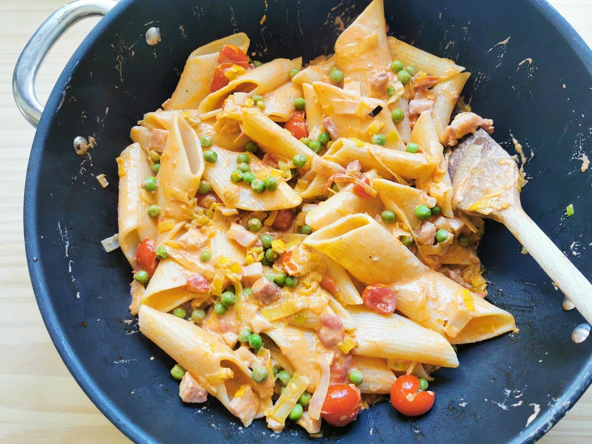 Ready to serve seven Ps pasta in skillet.