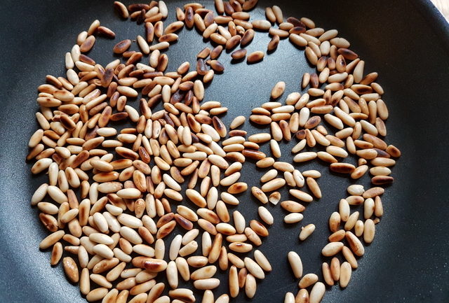 toasted pine nuts