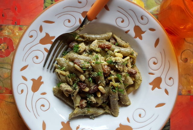 Sicilian pasta with sardines and wild fennel