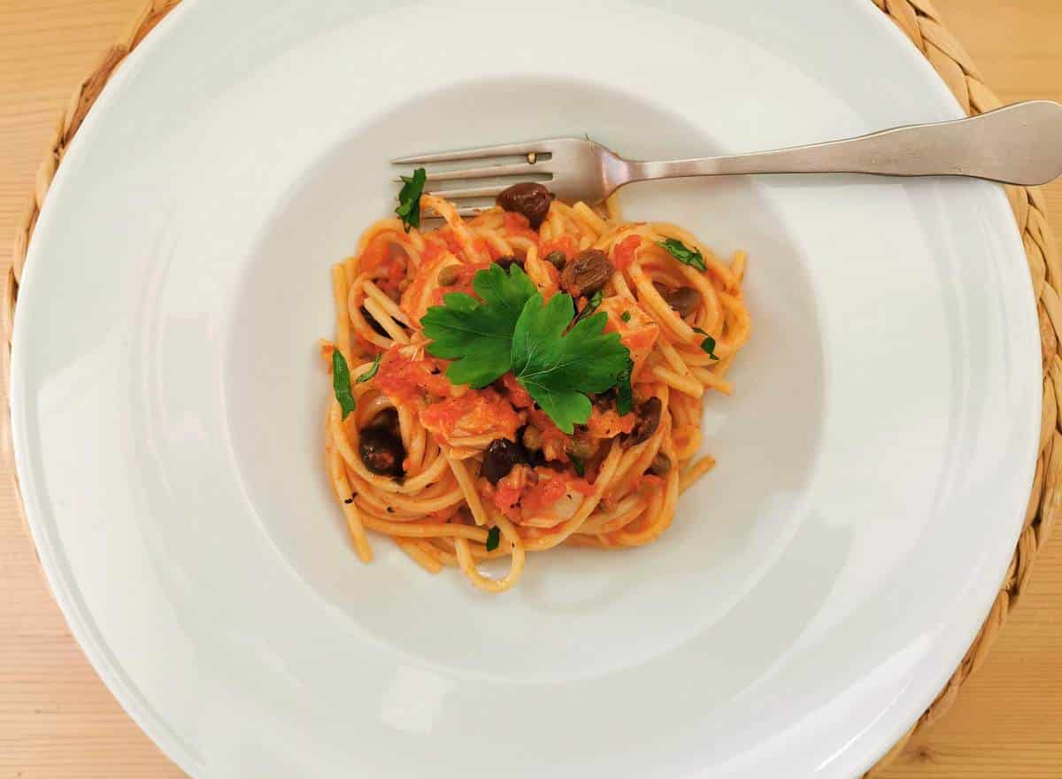 spaghetti with salt cod (baccalà) alla ghiotta