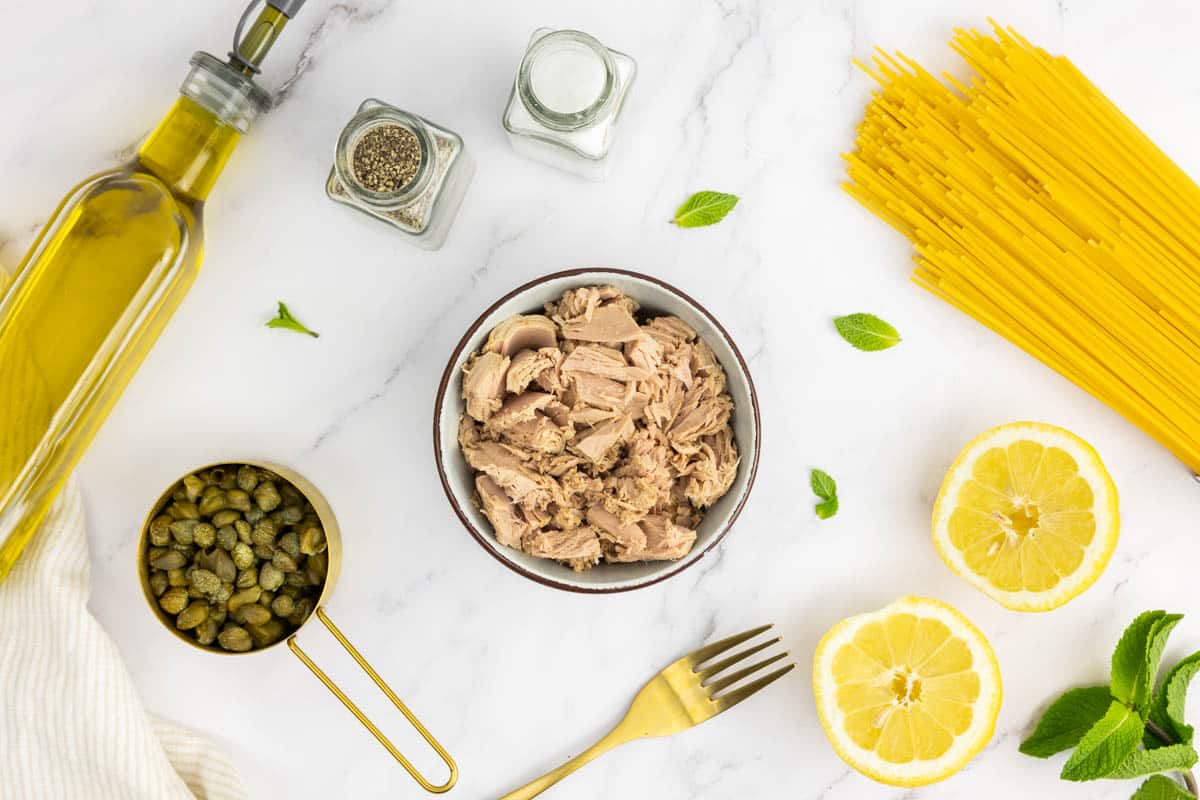 Ingredients for canned tuna pasta recipe