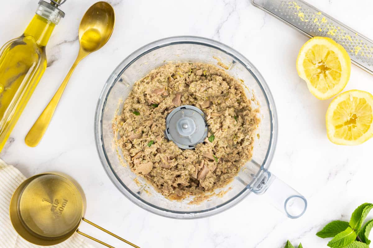 Tuna mixture in a food processor