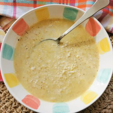 Italian stracciatella alla Romana soup recipe with pastina.