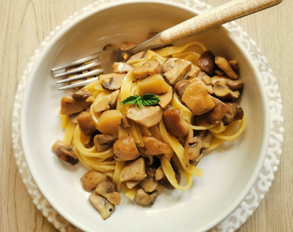 tagliatelle with porcini mushrooms