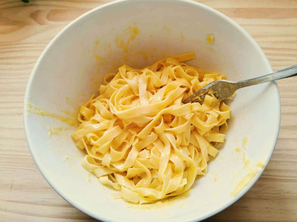 Tagliatelle that has been mixed with egg yolks and cheese