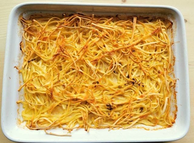 tagliolini baked in broth (bassotti)