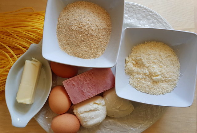 Tagliolini pasta arancini (croquettes) 