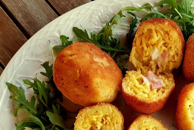 Tagliolini pasta arancini (croquettes) 