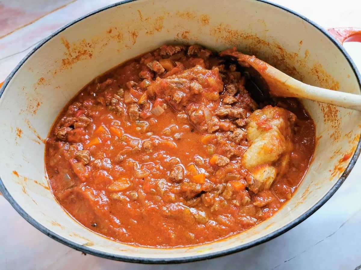 meat sauce in Dutch oven