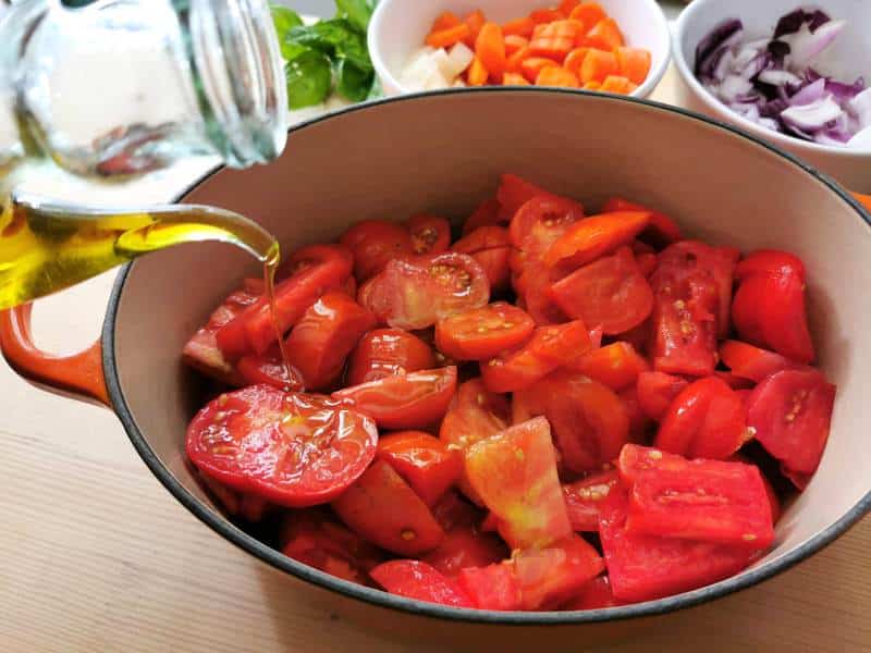 Chopped tomatoes in Dutch oven