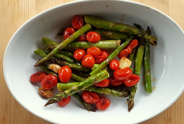 Roasted asparagus and cherry to tomatoes to accompany Tuscan pici pasta all'etrusca