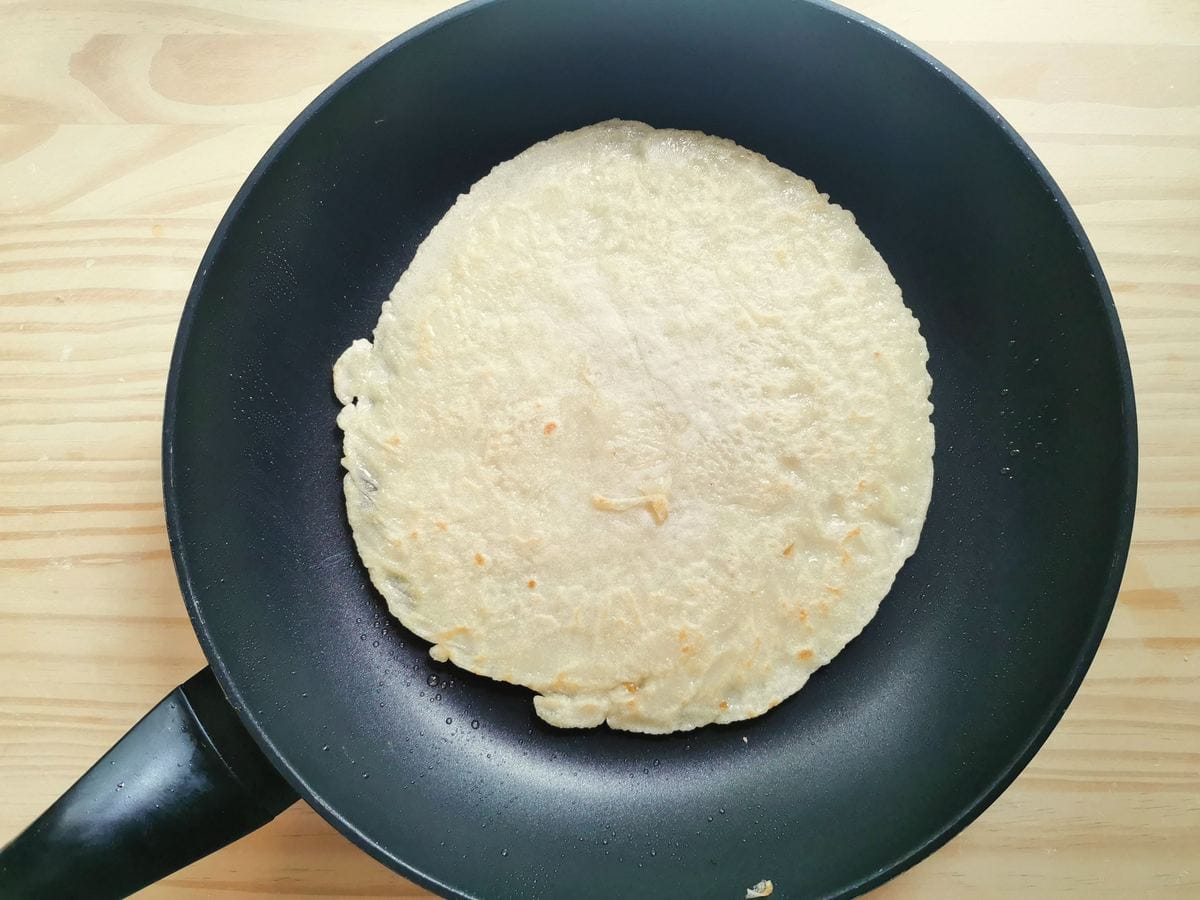 Step 3. Ready fried testaroli pancake in skillet