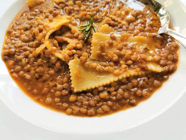 Umbrian lentil soup with pasta