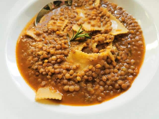 Umbrian lentil soup with pasta