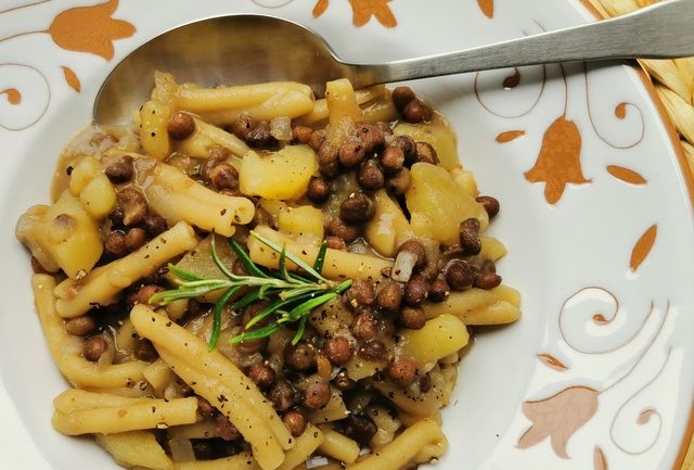Umbrian roveja pea soup with casarecce pasta