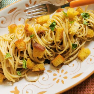 anchovy pasta recipe from Naples