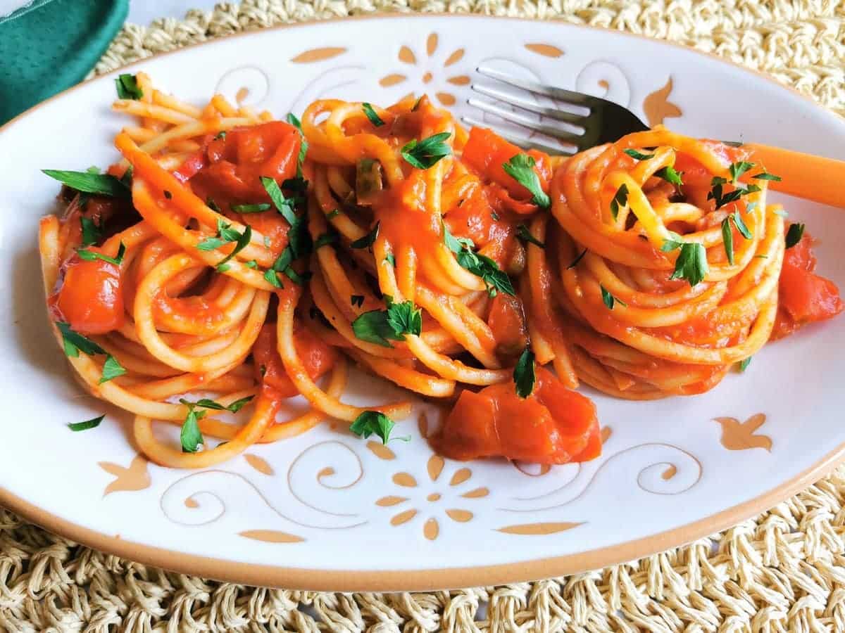 Pasta with arrabbiata on a plate